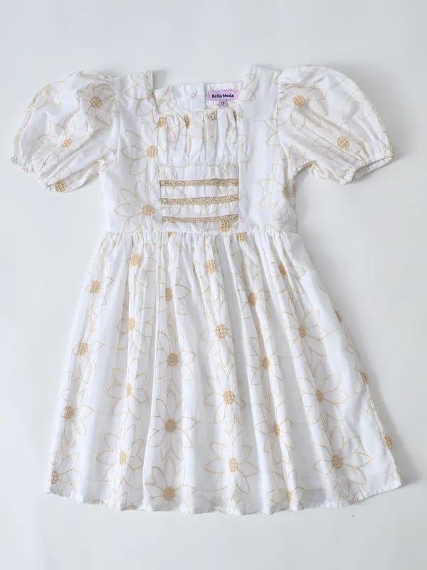 Bella_Moda_Girls_Floral_Thread_Embroidered_Puff_Sleeve_Fit_And_Flare_Dress