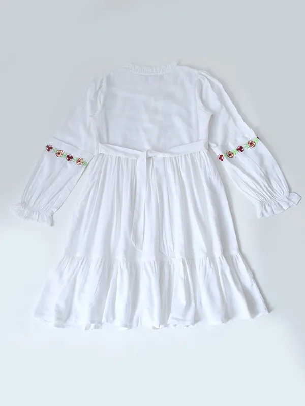 Bella_Moda_Cotton_Woven_Full_Peasant_Sleeves_Floral_Embroidered_Dress
