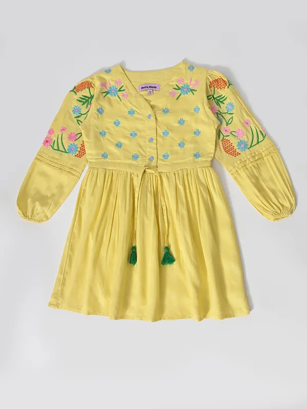 Bella_Moda_Cotton_Woven_Girls_Floral_Embroidered_A_Line_Dress_With_Tassel_Tie_Up