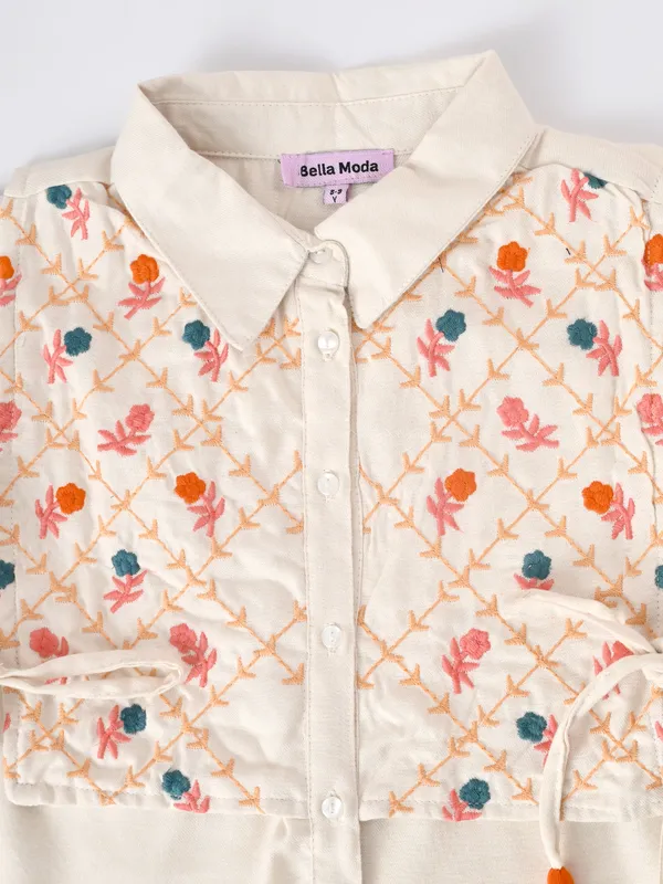 Bella_Moda_Cotton_Woven_Three_Fourth_Sleeves_Floral_Embroidered_Shirt_Style_Top_And_Pant_Set