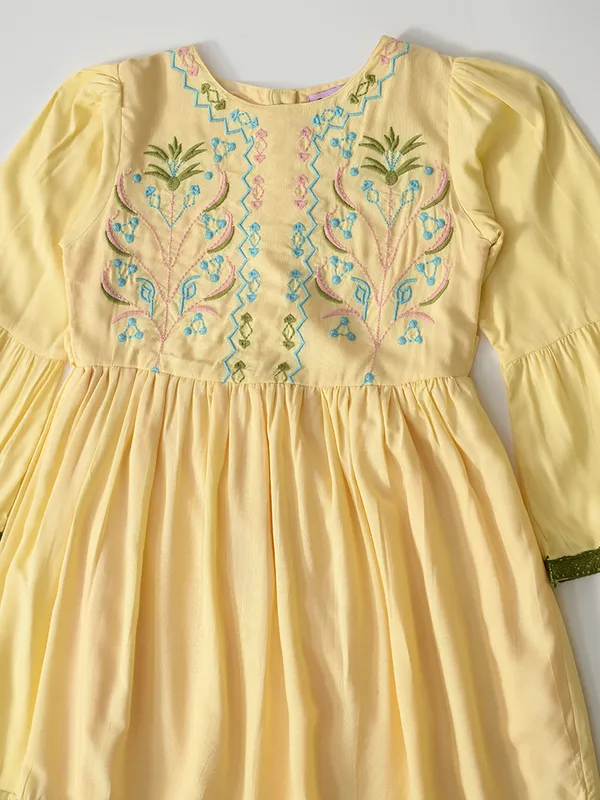 Bella_Moda_Cotton_Woven_Girls_Embroidered_Flared_Dress_With_Waist_Tie