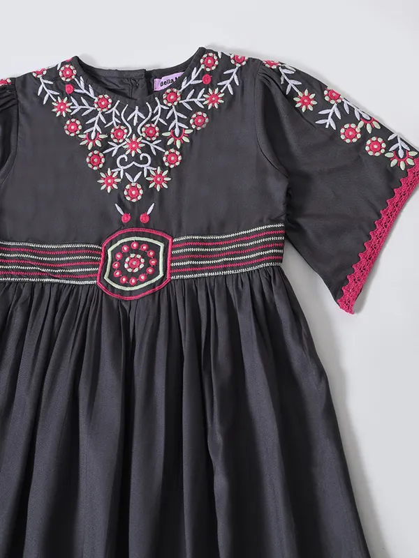 Bella_Moda_Cotton_Woven_Girls_Elegant_Embroidered_Dress