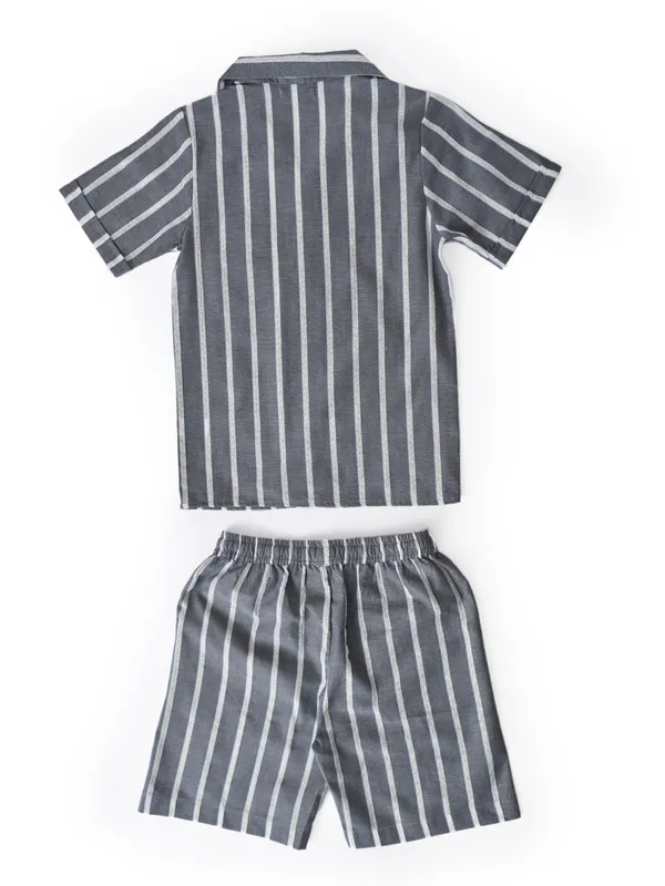 Bella_Moda_Cotton_Woven_Striped_Printed_Shirt_And_Shorts_Set