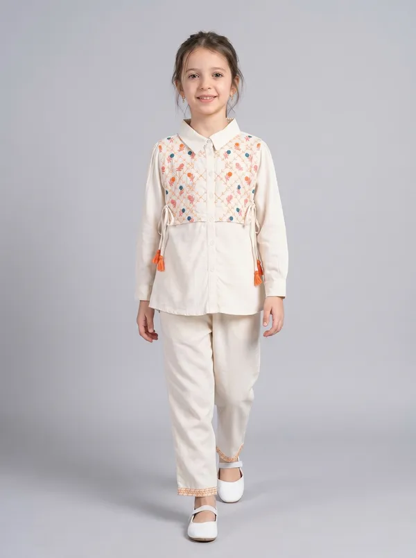 Bella_Moda_Cotton_Woven_Three_Fourth_Sleeves_Floral_Embroidered_Shirt_Style_Top_And_Pant_Set