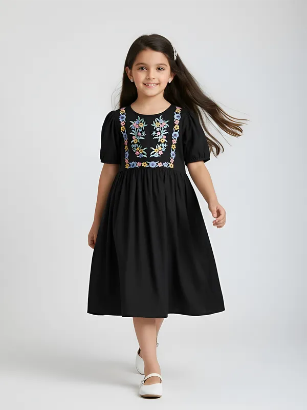 Bella_Moda_Elegant_Embroidered_Puff_Sleeve_Dress_For_Girls