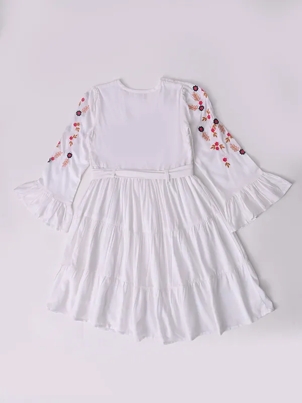 Bella_Moda_Cotton_Woven_Full_Sleeve_Floral_Embroidered_Fit_And_Flare_Dress_White