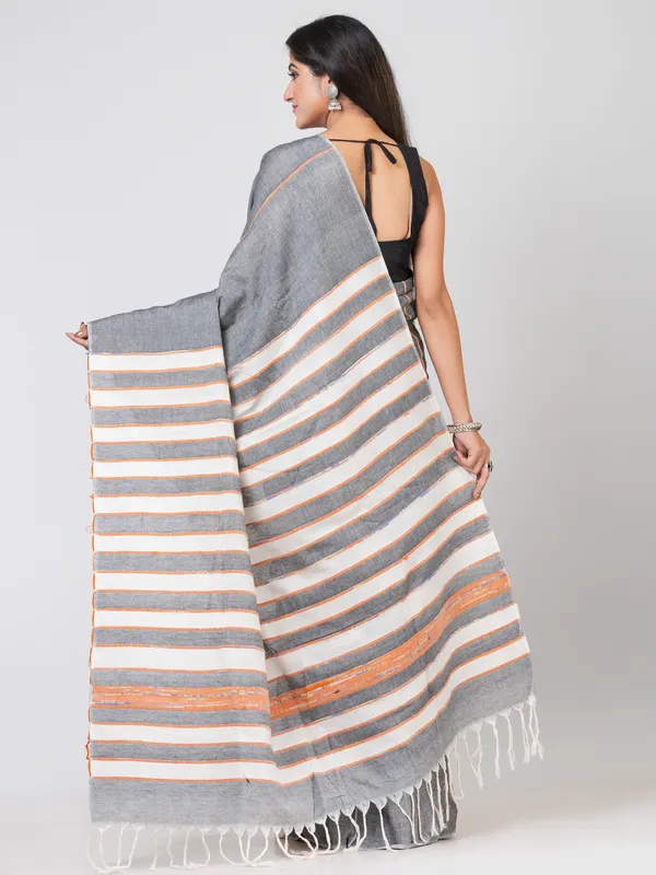 Grey_And_White_Handloom__Saree_For_Women