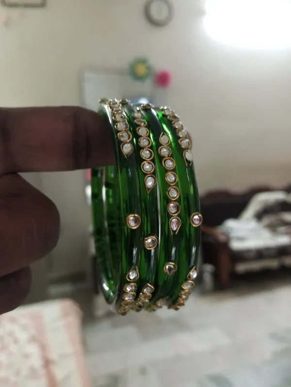 Green_Stone_Studded_Bangles_for_Women
