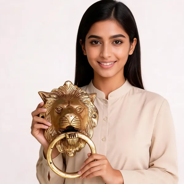 Brass_Tone_Lion_Design_Door_Knocker