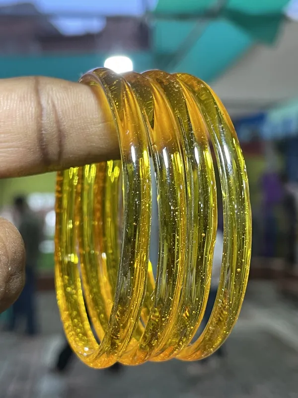 Golden_Glass_Bangle_Set_for_Women