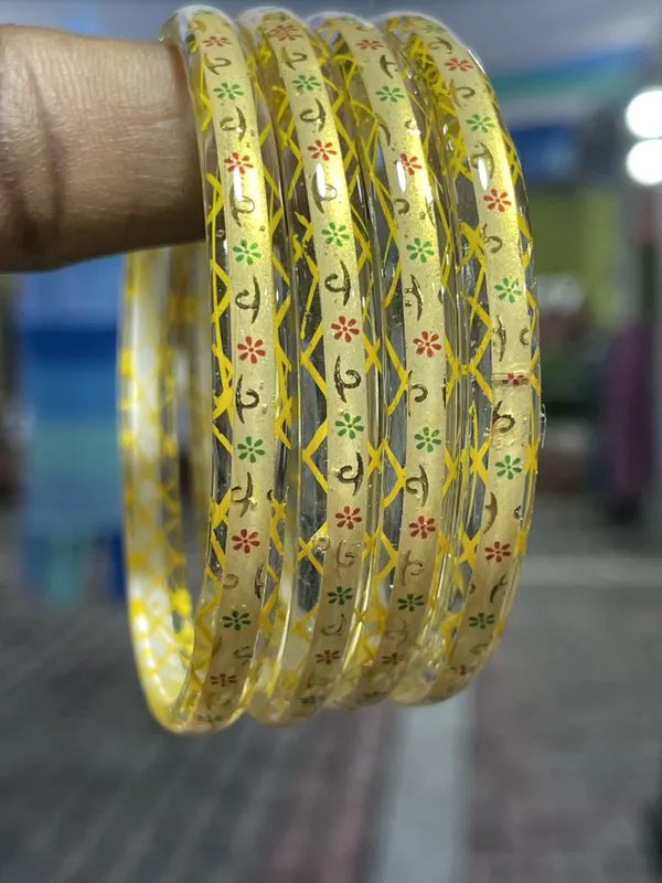 Gold_Tone_Floral_Pattern_Bangles_for_Women