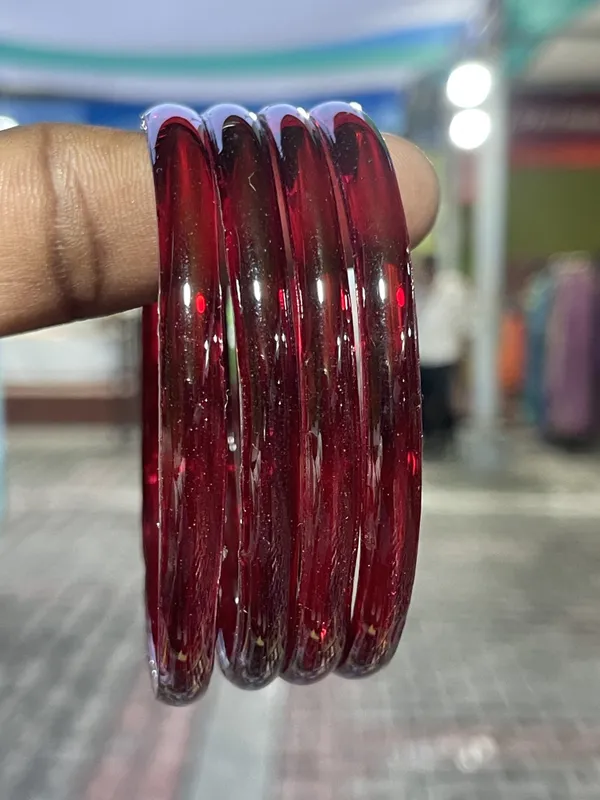 Maroon_Glass_Glitter_Bangle_Set_for_Women