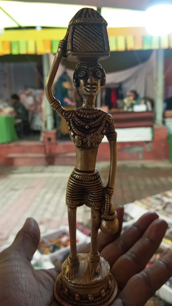 Metal_Tribal_Art_Woman_Figurine