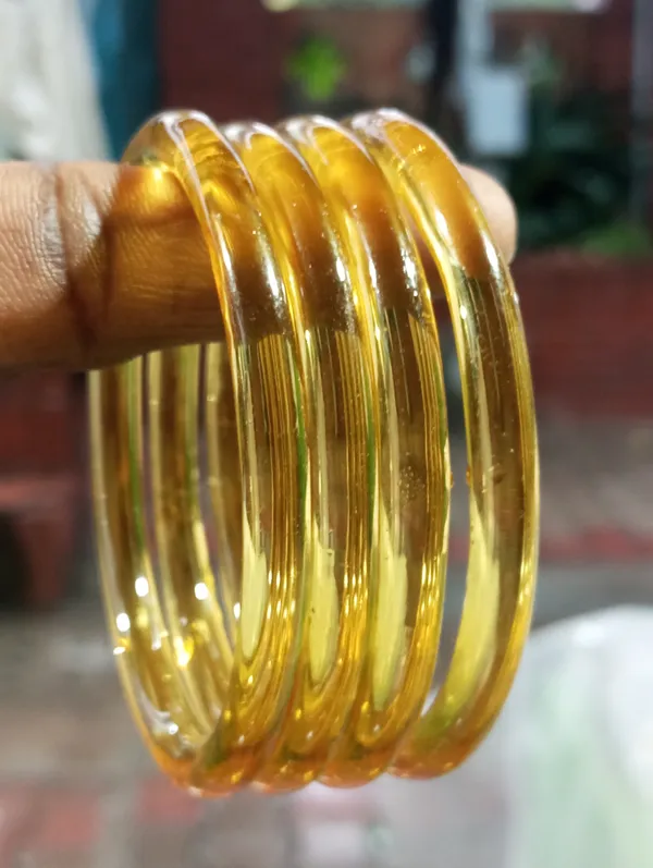 Gold_Tone_Glossy_Bangle_Set_for_Women