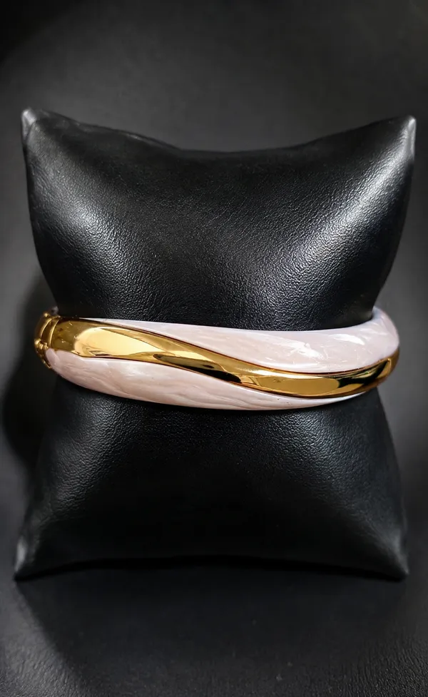 Gold_Alloy_Dual_Tone_Frosted_Oval_Open_Bangle_For_Women