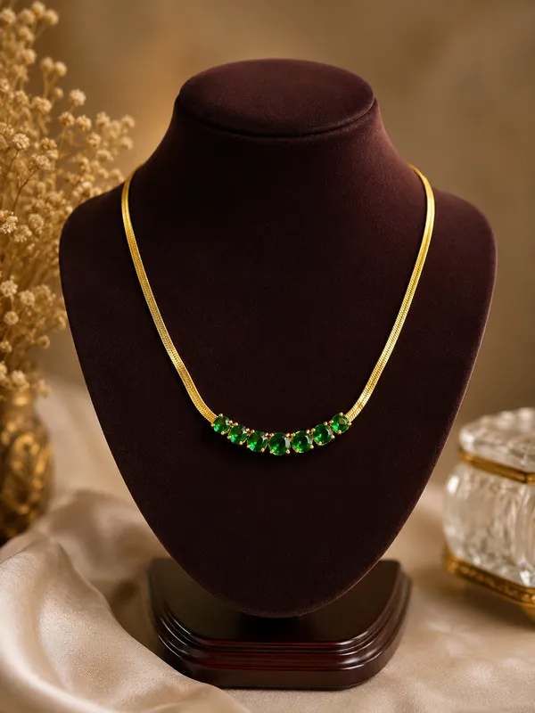 Gold_Green_Alloy_Emerald_Round_Stone_Pendant_Necklace_For_Women