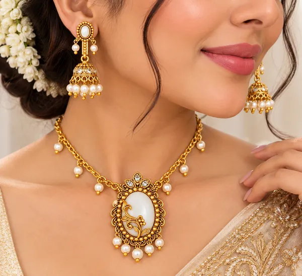 Gold-Finish_Pearl_Pendant_Necklace_Set