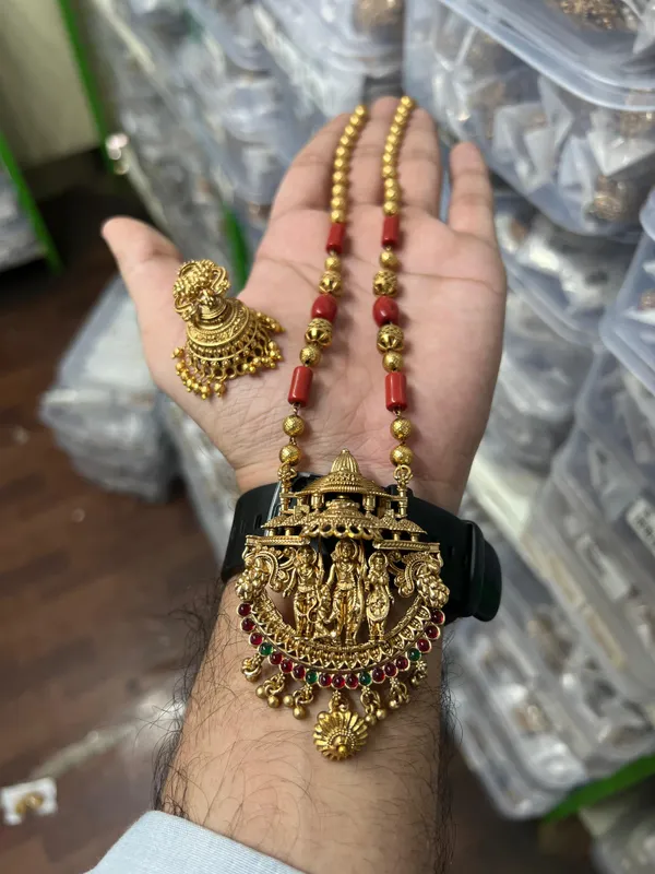 Gold-Finish_Temple_Jewellery_Necklace_Set_with_Red_Beads