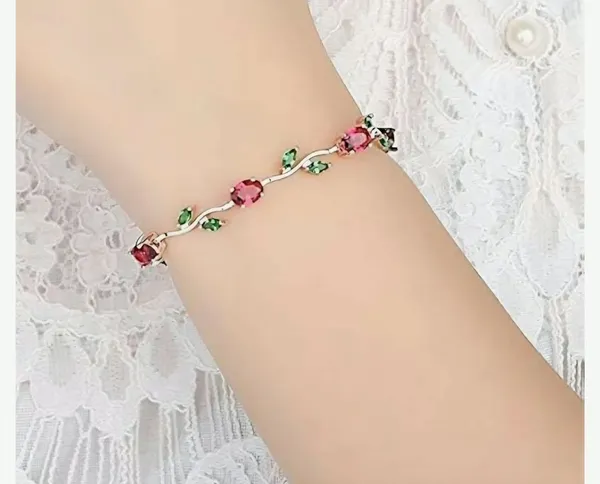 red_green_tulip_bracelet