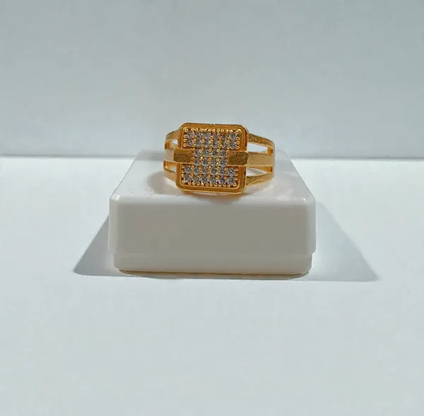 Gold_Tone_Crystal_Detail_Statement_Ring_for_Men