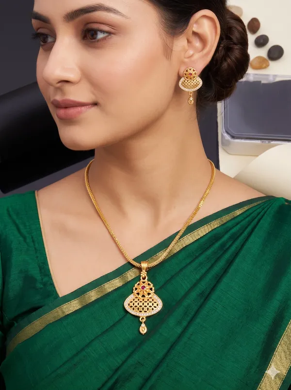 Gold_Tone_Pendant_Necklace_Set_for_Women