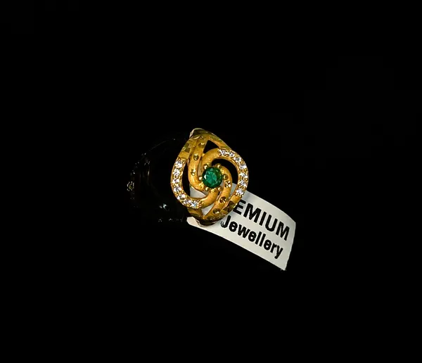 Gold_Tone_Swirl_Design_Ring_for_Women