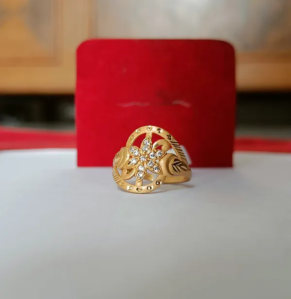 Gold_Tone_Floral_Stone_Studded_Ring_for_Women