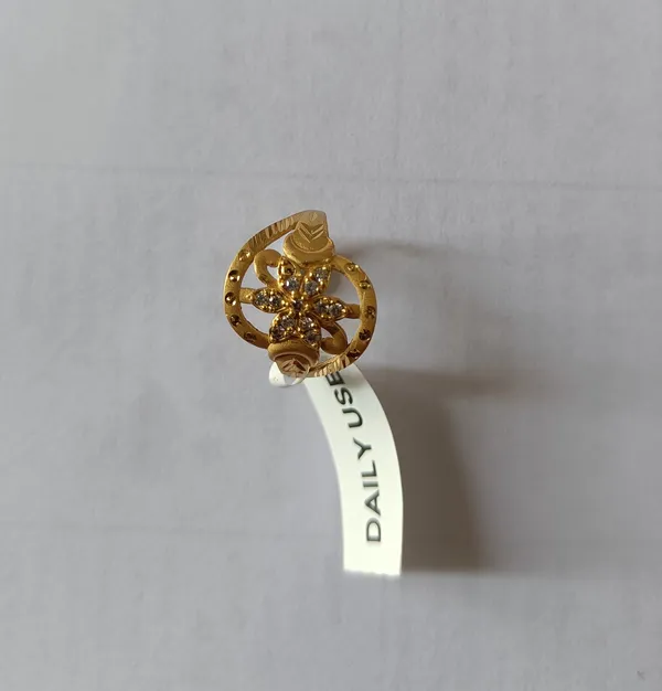 Gold_Tone_Floral_Stone_Studded_Ring_for_Women