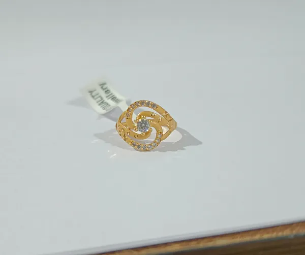 Gold-Tone_Crystal_Interwoven_Ring_for_Women