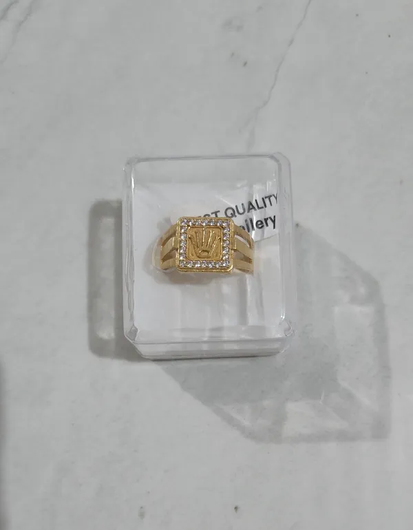 Gold_Tone_Square_Embellished_Ring_for_Unisex