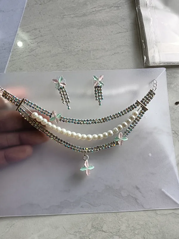 Multicolour_Rhinestone_Pearl_Butterfly_Necklace_Set_for_Women
