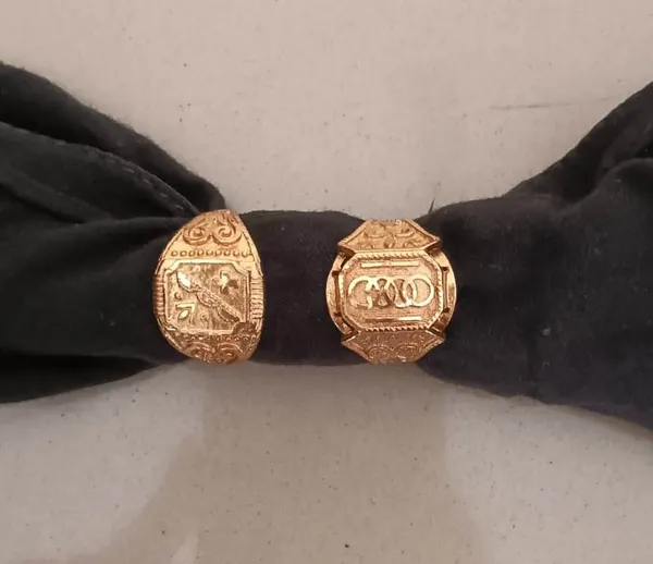 Gold_Tone_Engraved_Signet_Ring_for_Men