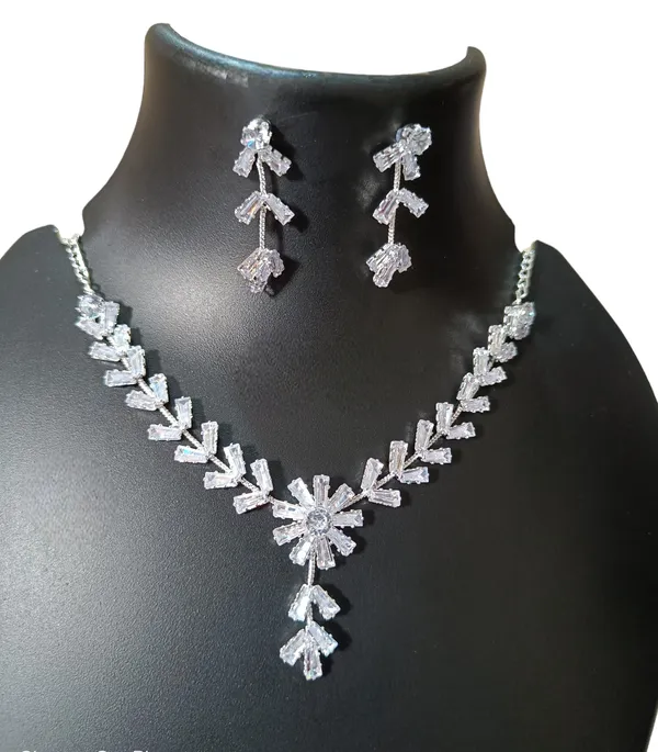 Silver_Tone_Crystal_Necklace_And_Earrings_Set_for_Women