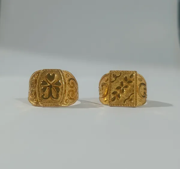 Gold_Tone_Ornate_Signet_Ring_for_Men