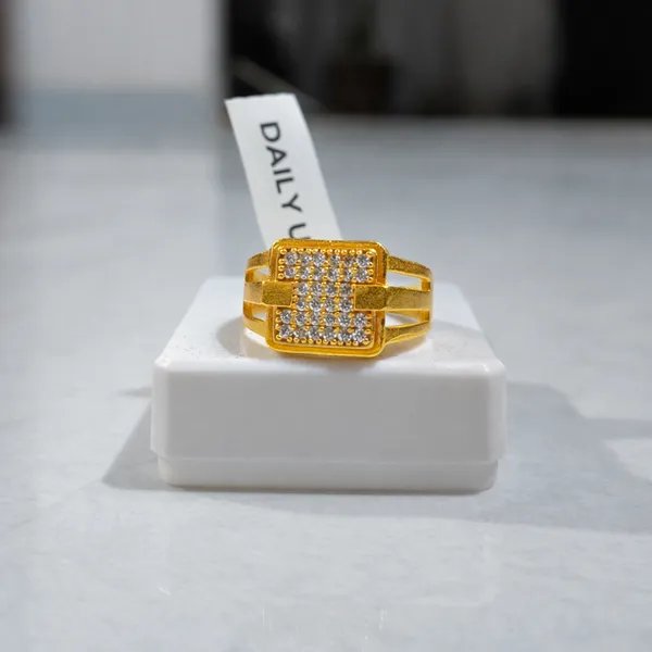 Gold_Tone_Crystal_Detail_Statement_Ring_for_Men