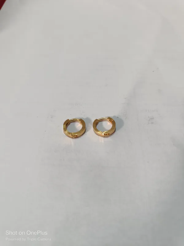 Gold_Tone_Black_Accent_Hoop_Earring_for_Women