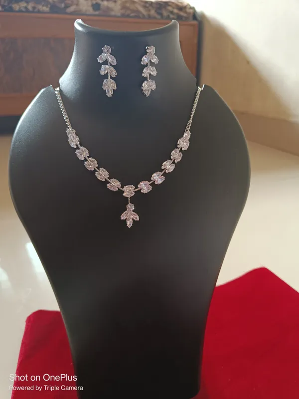 Silver-Tone_Leaf_Design_Necklace_And_Earrings_Set_for_Women