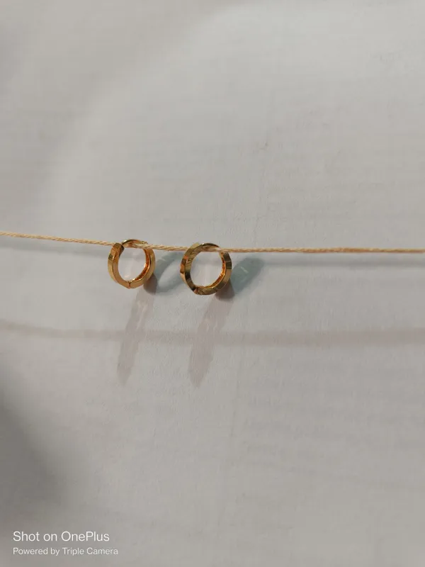 Gold_Tone_Black_Accent_Hoop_Earring_for_Women