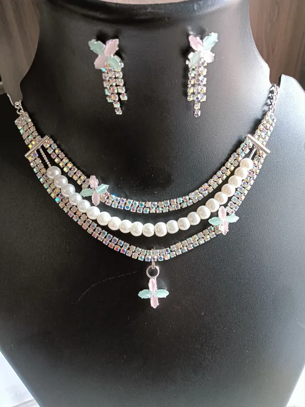 Multicolour_Rhinestone_Pearl_Butterfly_Necklace_Set_for_Women