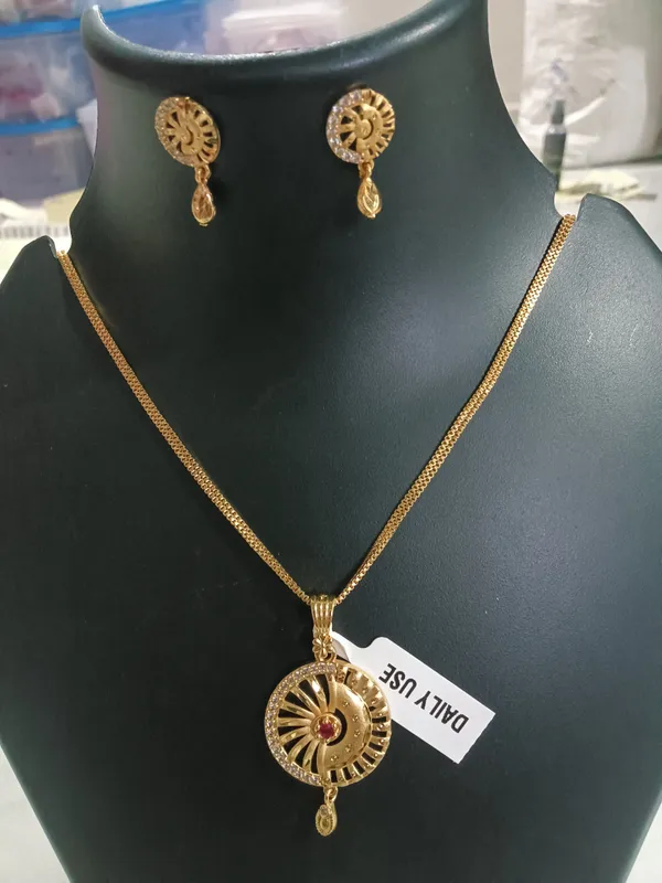 Gold-Tone_Circular_Pendant_Necklace_And_Earrings_Set_for_Women