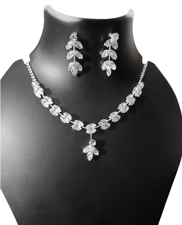 Silver-Tone_Leaf_Design_Necklace_And_Earrings_Set_for_Women