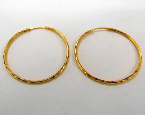 Gold_Tone_Hoop_Earrings_for_Women
