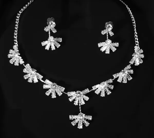 Silver_Tone_Crystal_Floral_Necklace_Set_for_Women
