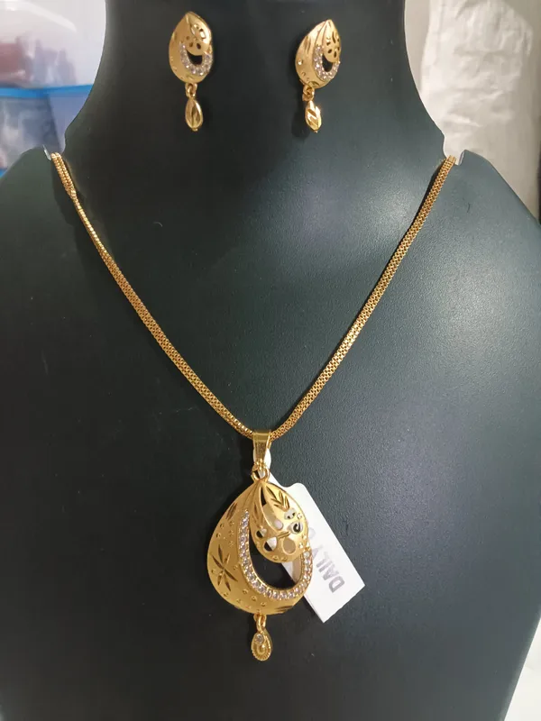Gold_Tone_Pendant_Necklace_And_Earrings_Set_for_Women