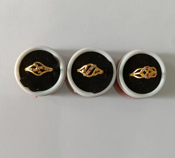 Gold-Tone_Statement_Ring_Set_for_Women
