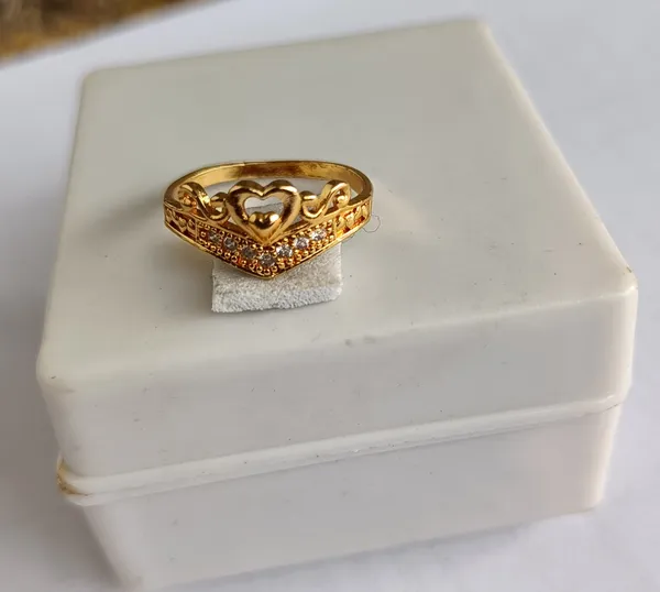 Gold_Tone_Heart_Charm_Bangle_for_Women