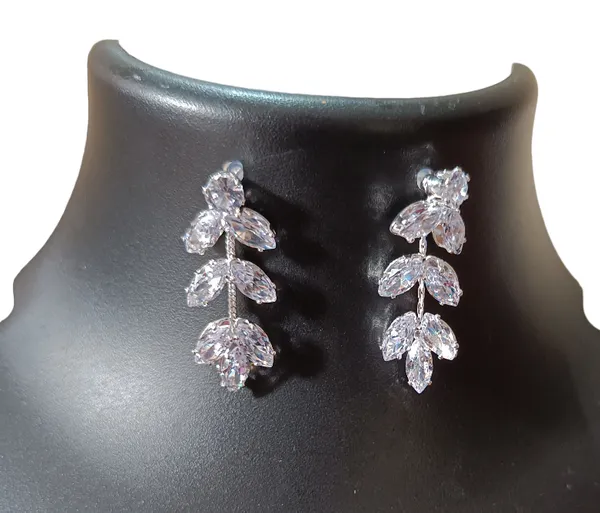 Silver-Tone_Leaf_Design_Necklace_And_Earrings_Set_for_Women