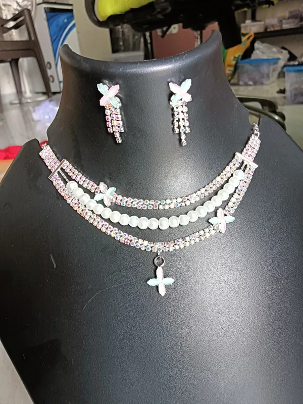 Multicolour_Rhinestone_Pearl_Butterfly_Necklace_Set_for_Women