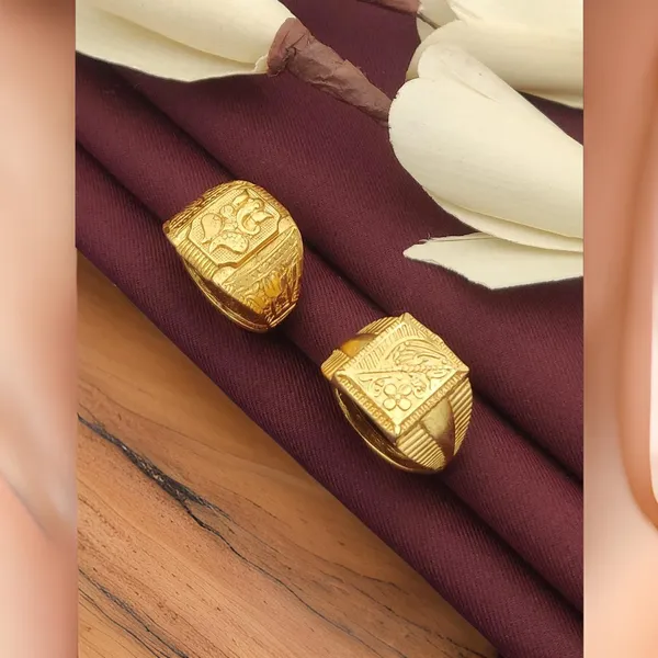 Gold_Tone_Embossed_Stud_Earrings_for_Women