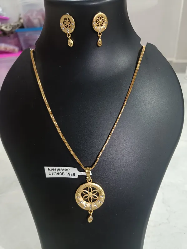 Gold_Tone_Floral_Necklace_And_Earrings_Set_for_Women